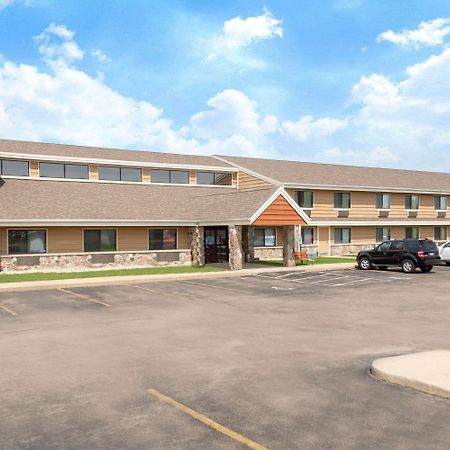 Americinn By Wyndham Elkhorn Near Lake Geneva Exterior foto